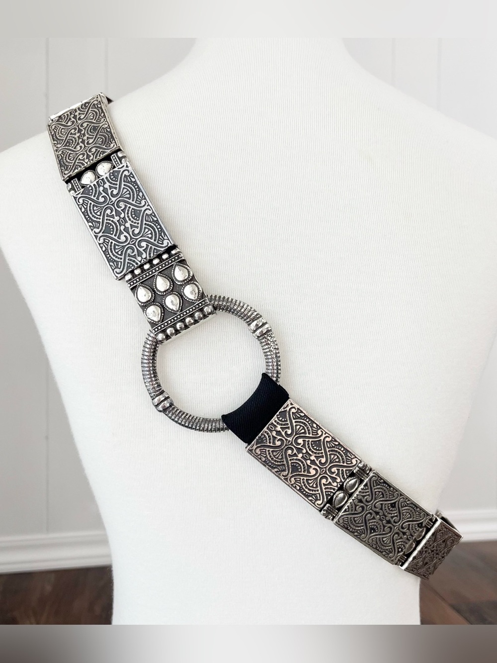 Boho Stretch Belt Embossed Metal Beads Hip Slung Bohemian Size L/XL Silver Blk